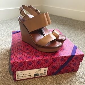 Tory Burch Lexington Wedge in Natural Blush (Tan) Size 9